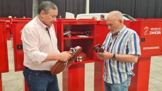 Entrega de los nuevos armarios de intervención rápida contra incendios