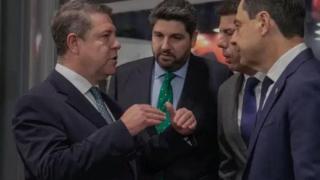 Page conversa con López Miras, Mazón y Moreno en la última edición de Fitur.