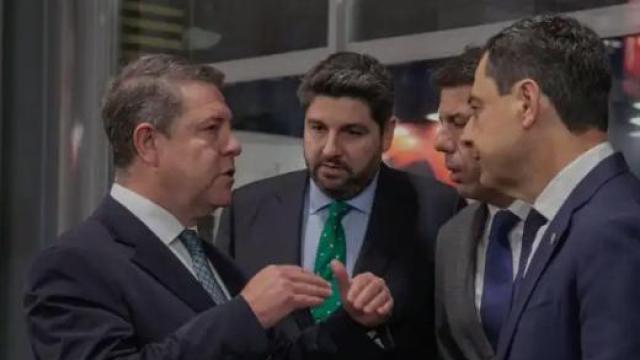 Page conversa con López Miras, Mazón y Moreno en la última edición de Fitur.