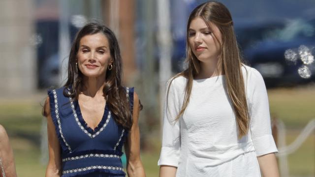 La Reina y la infanta Sofía, en Marín.