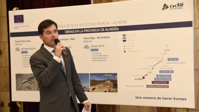 Juan Pablo Villanueva en una presentación de la Alta Velocidad de Adif.