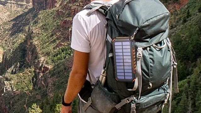 Carga el móvil en la playa sin enchufes, con energía solar y por menos de 40€ (oferta solo por tiempo limitado)