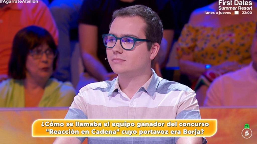 'Agárrate al sillón' recuerda a los Mozos de Arousa en una pregunta.