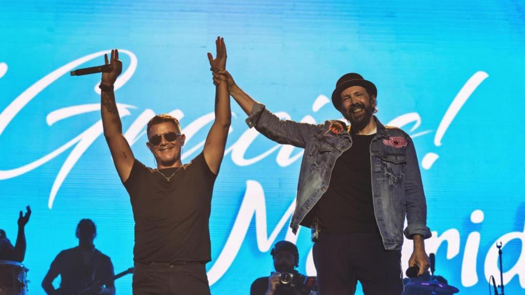 Alejandro Sanz y Juan Luis Guerra en su concierto de Madrid.