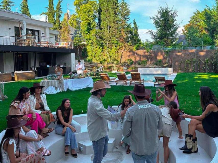 Zona exterior de la casa de María Pombo y Pablo Castellano, en una imagen de las redes sociales.