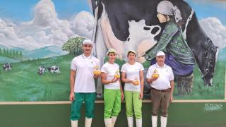 Da izquierda a derecha, David, María, Rocío y Crisanto, miembros de tres generaciones de la familia Cuba Alonso.