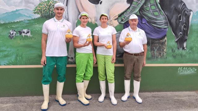 Da izquierda a derecha, David, María, Rocío y Crisanto, miembros de tres generaciones de la familia Cuba Alonso.