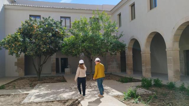 Una visita a las obras de la Casa de la Misericordia.