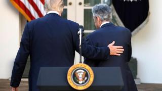 El presidente de EEUU, Donald Trump, y el presidente de la Fed, Jerome Powell, en una imgane de 2017.