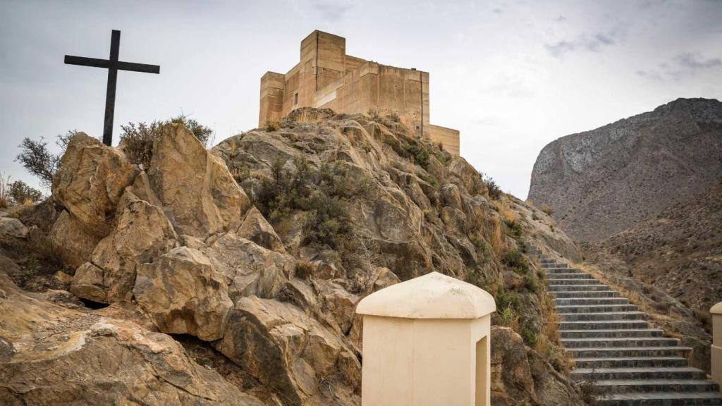 Castillo de Santa Bárbara en Cox