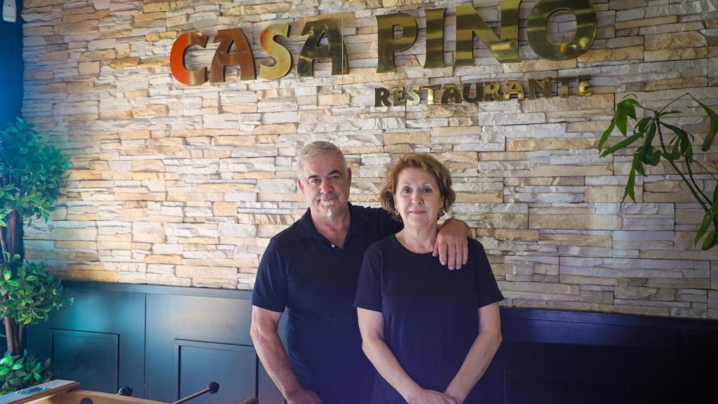 Almudena Gómez y Manolo García en su restaurante en una entrevista para EL ESPAÑOL de Castilla y León