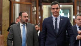 José Luis Ábalos y Pedro Sánchez en una sesión del Congreso de los Diputados.