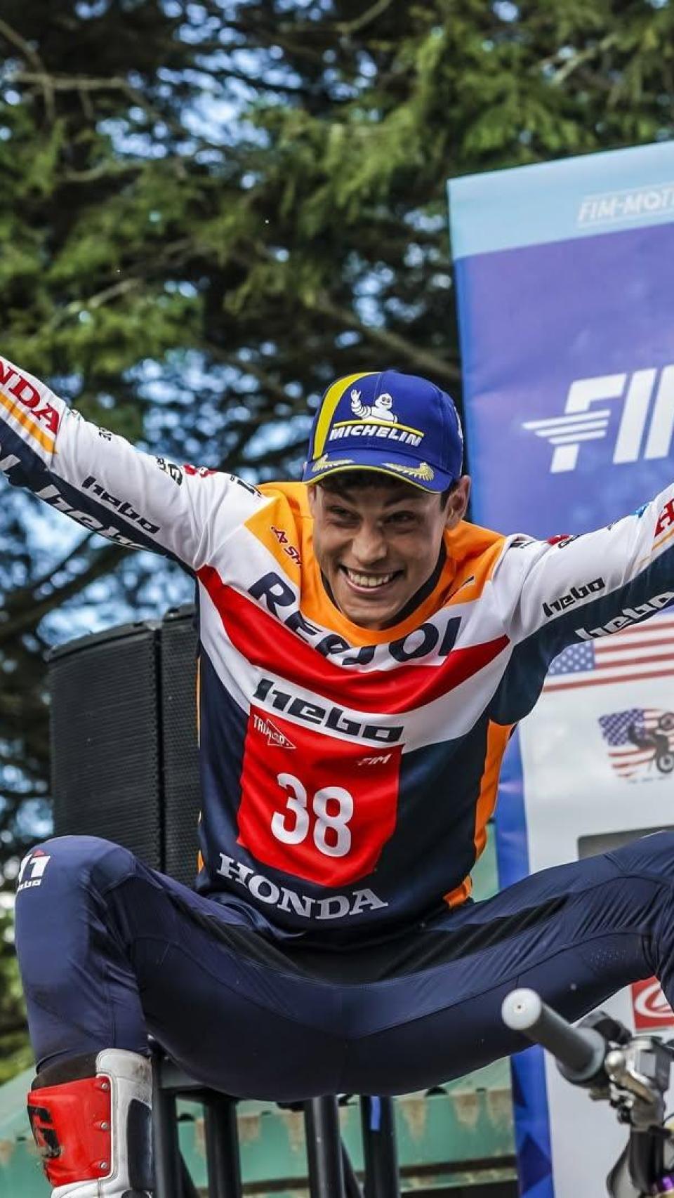 Gabriel Marcelli celebrando su victoria en Estados Unidos.
