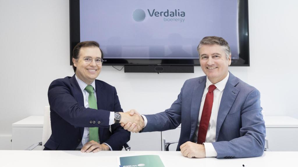 De izda. a dcha.: Francisco Fustes Fonterigo, director de Estrategia y Desarrollo Corporativo de Verdalia, y Joaquin Mendiluce Villanueva, CEO de Enerfree.