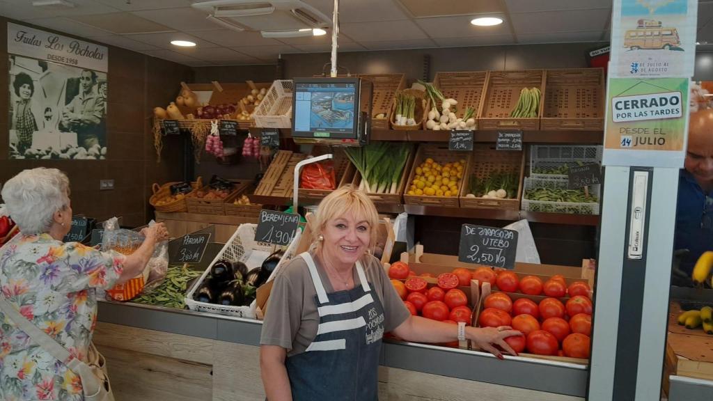 Carmen en su puesto del Mercado Central.