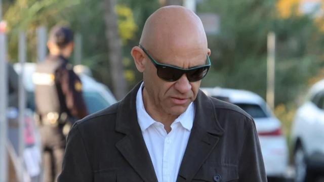 El exasesor de Moncloa, Luis María Carrero, tras declarar en el Juzgado de Instrucción número 3 de Badajoz el pasado 25 de abril.