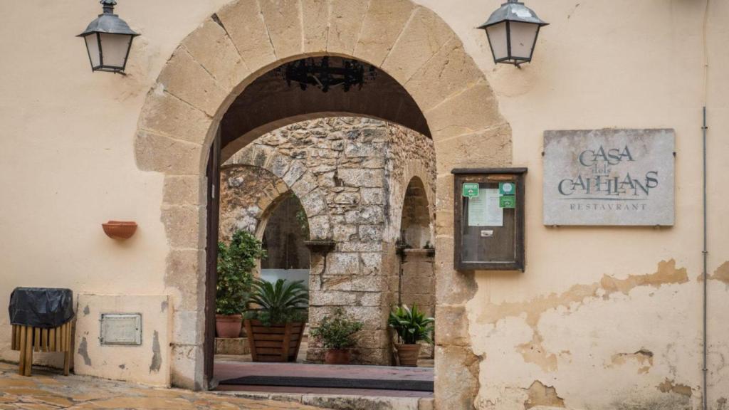 Casa dels Capellans. Turisme de Traiguera