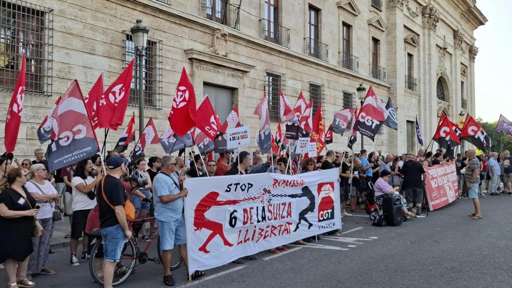 Imagen de una protesta para exigir la libertad para las 'Seis de la Suiza' y el fin de la represión contra defensores de trabajadores.