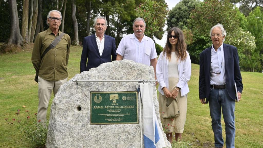 El parque de Nirvana de Oleiros se llama ahora Rafael Astor Casalderrey.