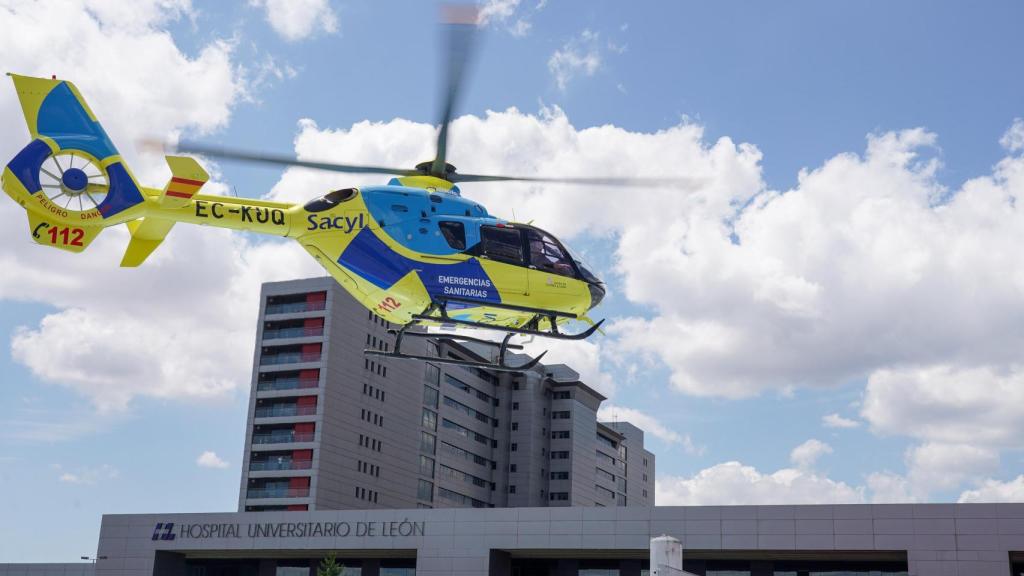 Helicóptero sanitario en el Hospital de León