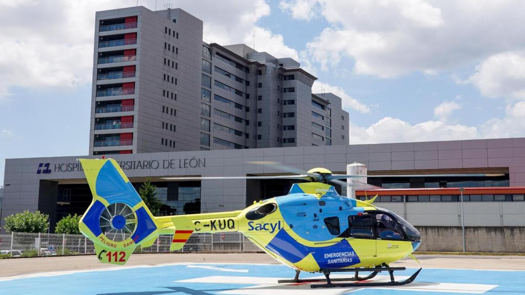 Helicóptero sanitario en el Hospital de León