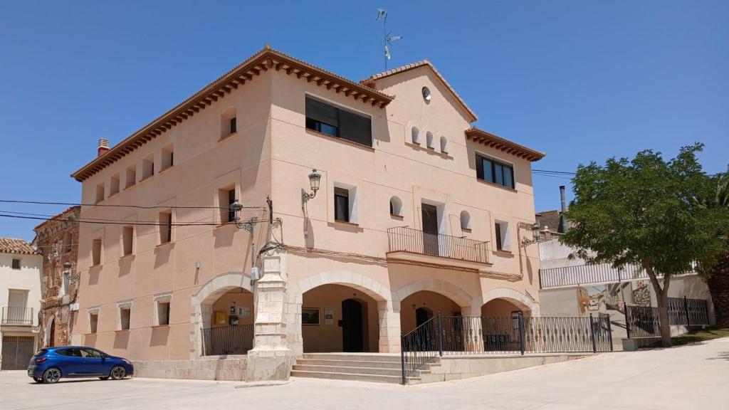 Plaza del La Puebla de Albortón.