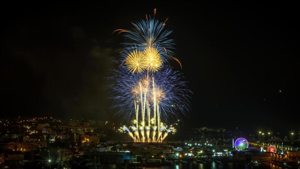 Fuegos de las fiestas de Bouzas en 2024.