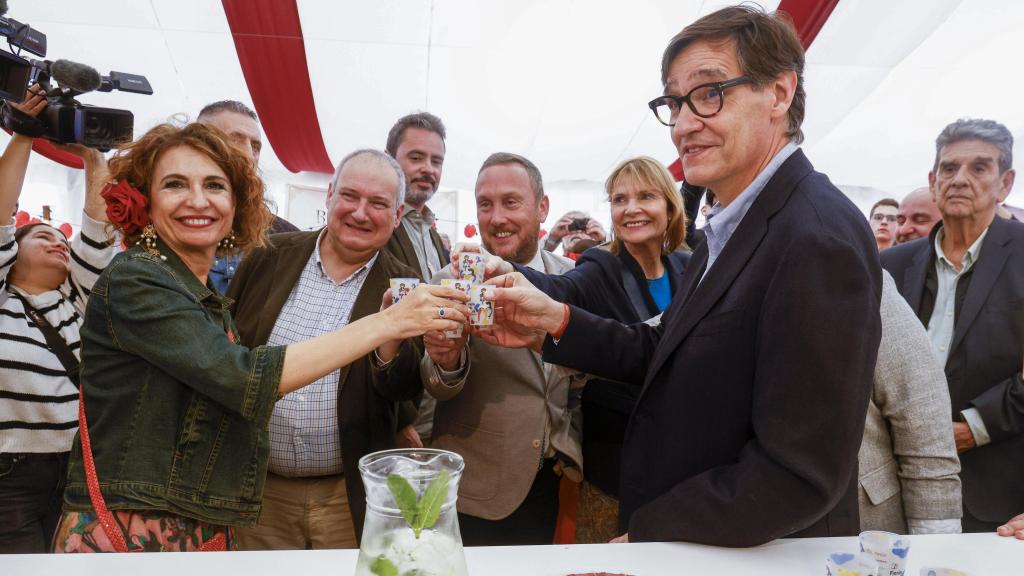 María Jesús Montero junto a Salvador Illa durante la última Feria de Abril.