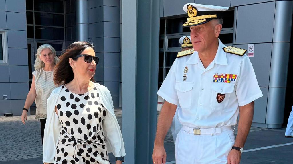 Robles durante la visita al Cuartel General de la OTAN en Nápoles