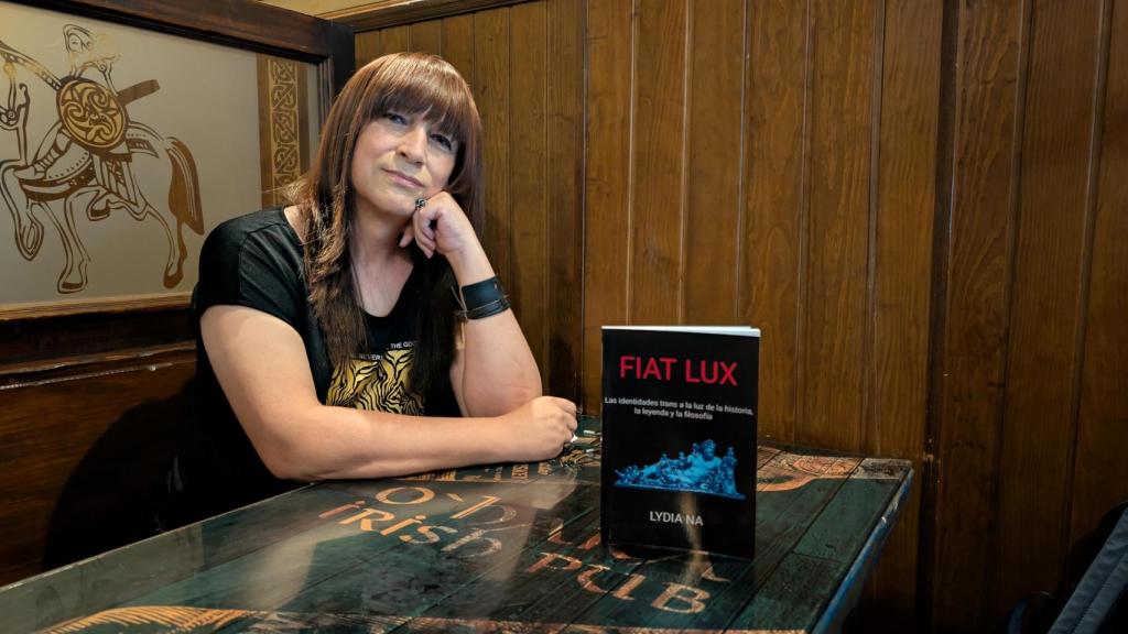 Lydia Na, en su rincón en el pub O'Hara donde escribe sus ensayos.