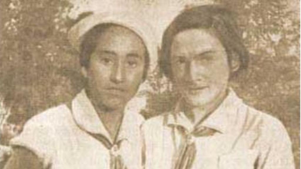 Dos jóvenes españolas en Artek, a finales de los años 30.