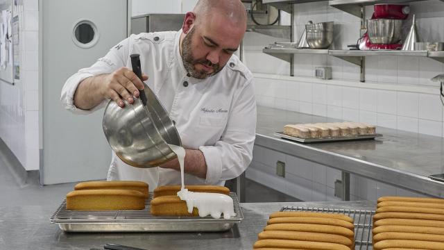 La elaboración del mantecado de Avilés, desde su nuevo hogar.