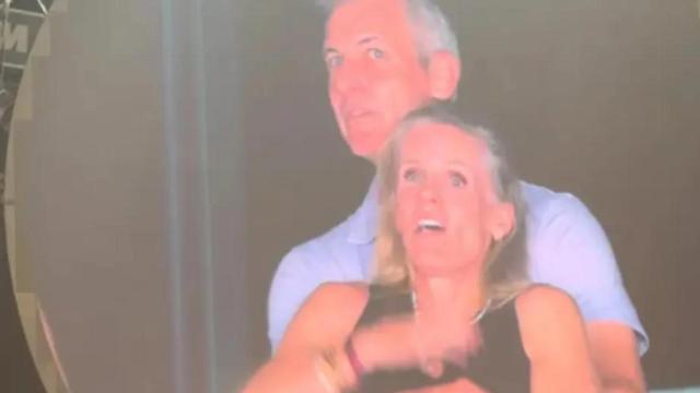 Infidelidad viral en el concierto de Coldplay.