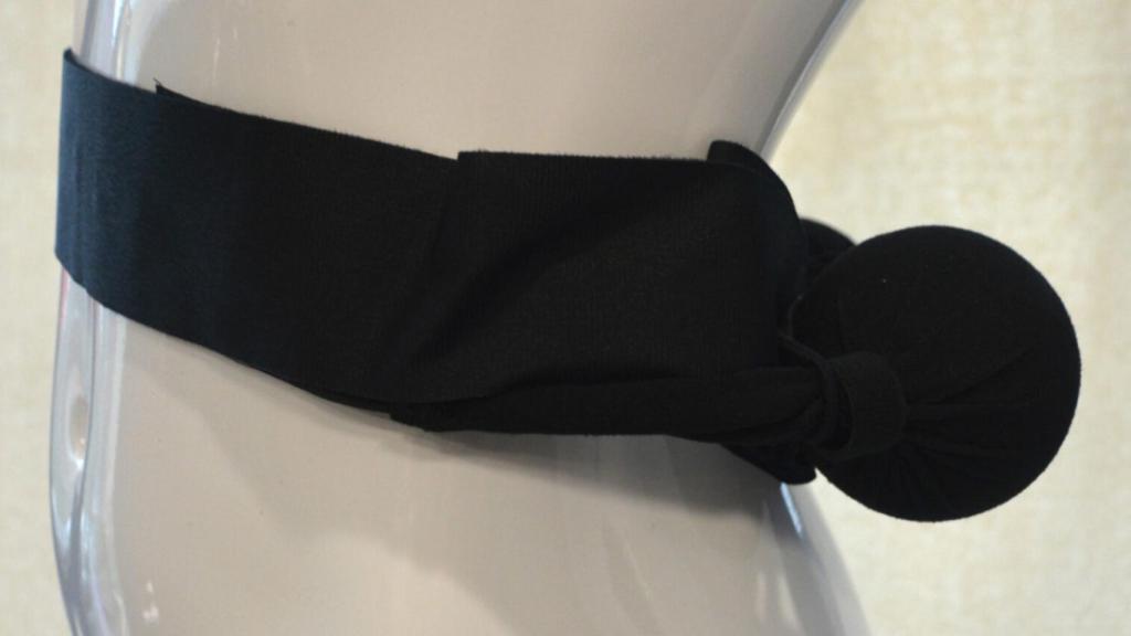 El cinturón Apnepoz en un maniquí.