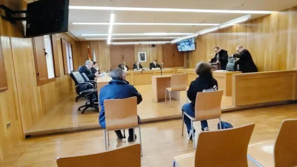 Juicio a Maria del Sol y José Rodríguez por prostitución y agresión sexual a una menor en Monforte de Lemos.
