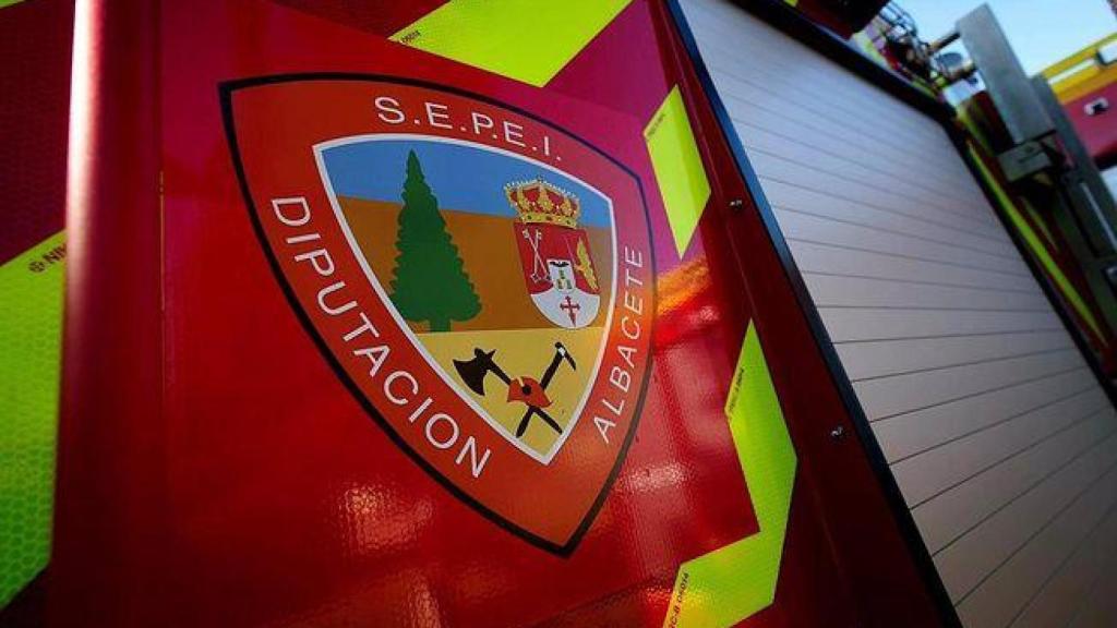 Bomberos del SEPEI han tenido que desencarcelar el cadáver del hombre fallecido.