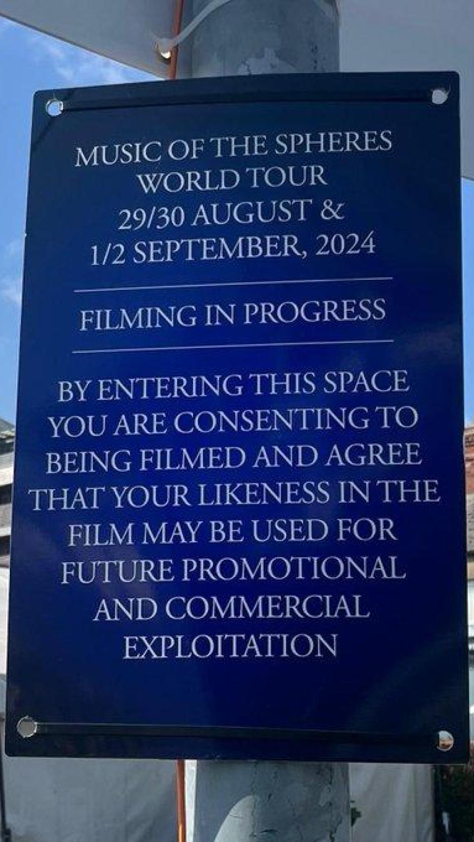 Tras la polémica de Andy Byron, la banda Coldplay ha decidido avisar a los asistentes de su gira mundial de que serán grabados en sus conciertos.