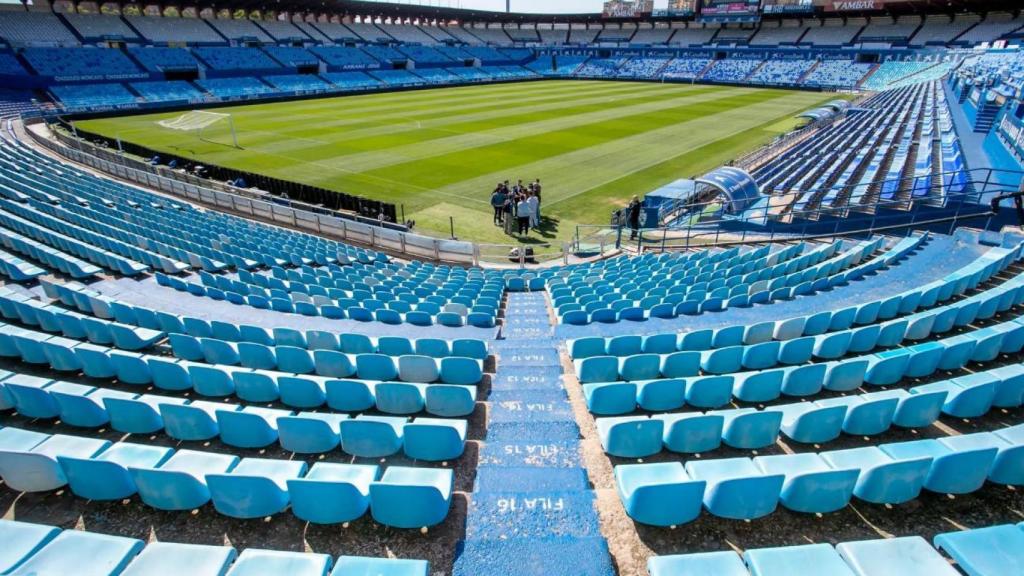 Los asientos de La Romareda, antes de ser desmontados.