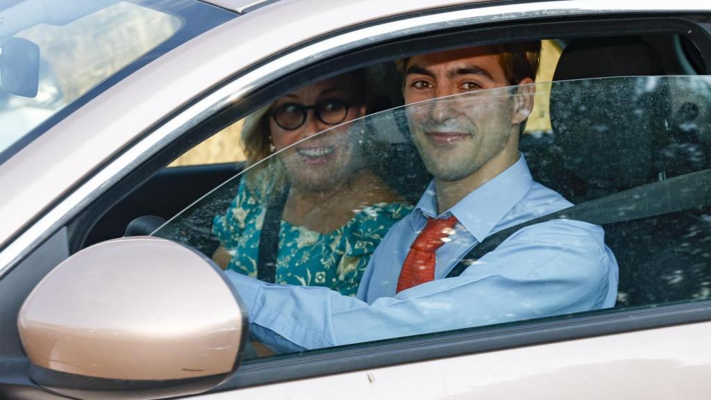 Ángela Martínez-Almeida, a su llegada al bautizo de Lucas, hijo del alcalde de Madrid y su mujer, Teresa Urquijo.