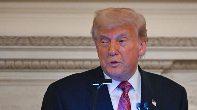 Donald Trump este viernes en una cena con senadores republicanos.