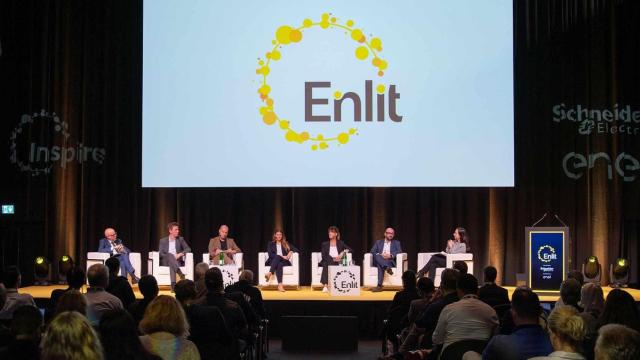 Una mesa de debate de ENLIT Europe en 2024.