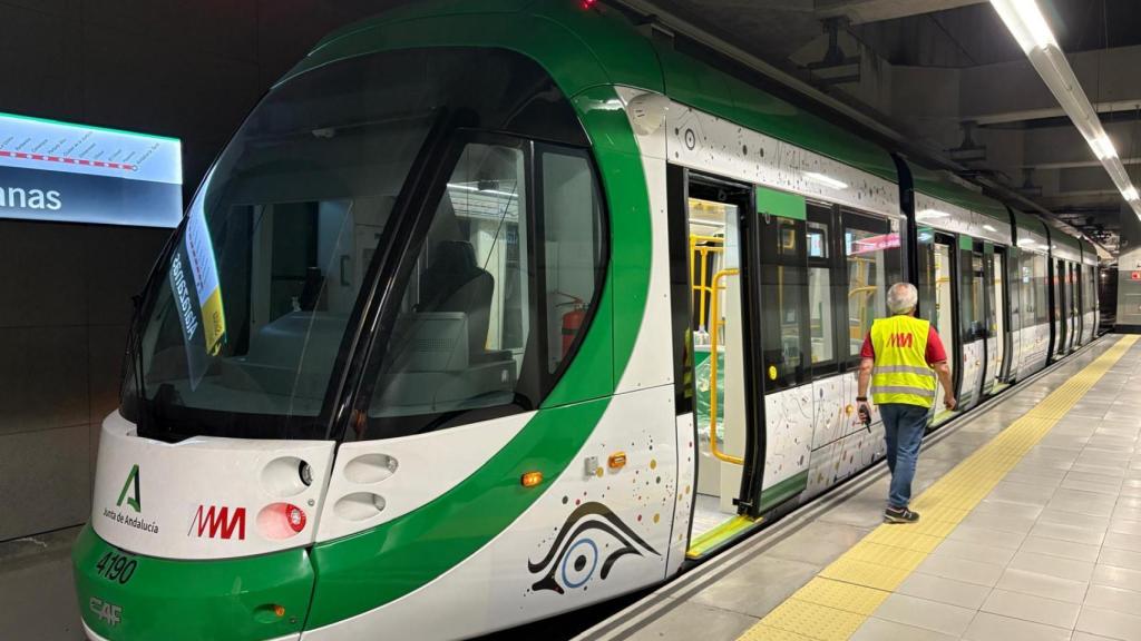 Imagen de uno de los nuevos trenes del Metro de Málaga.