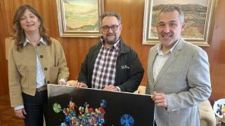 José de León dona una de sus obras a la ULE