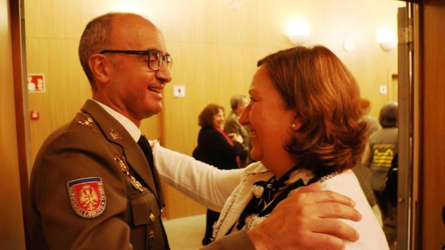 El director del Museo del Ejército, Francisco Germán Martínez, y la presidenta de la Diputación de Toledo, Concepción Cedillo.