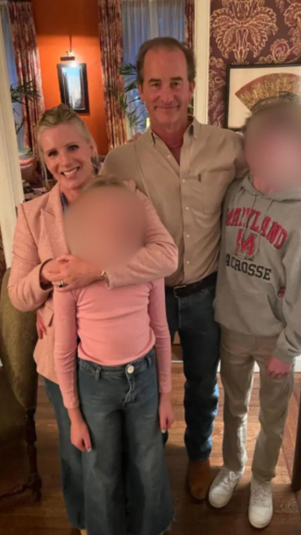 Kristin Cabot, con su marido Andrew Cabot, en una imagen de las redes sociales.