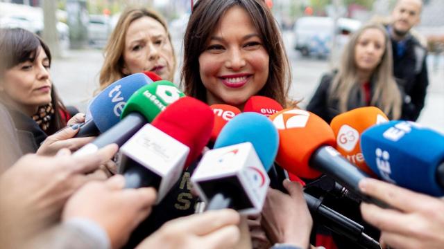 Elisa Mouliaá, el pasado 11 de abril, cuando acudió al Juzgado para entregar su teléfono móvil, según acordó el juez./