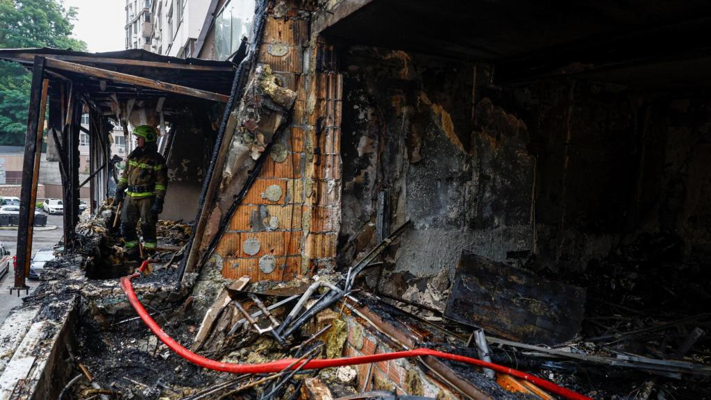 Consecuencias del ataque con drones y misiles rusos este lunes en Kiev.