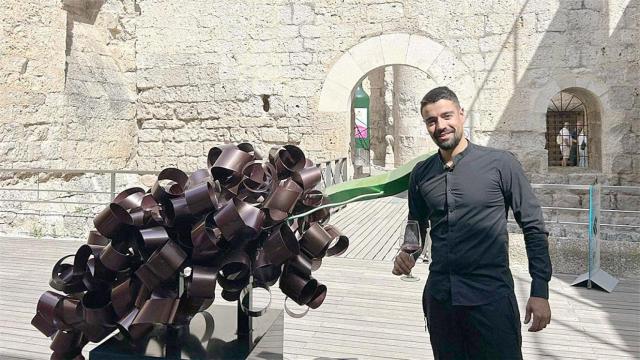 Samuel en el Museo Provincial del Vino de Peñafiel