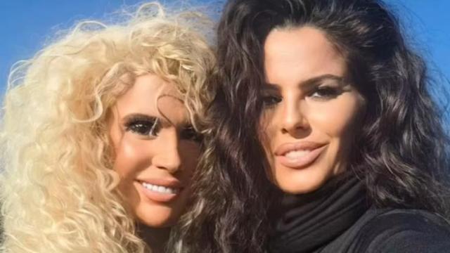 Loli Álvarez y Belinda Retamal.