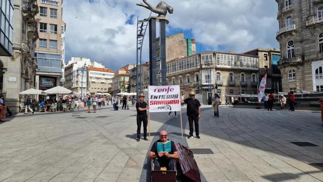 Imagen de la protesta llevada a cabo este lunes en Vigo.